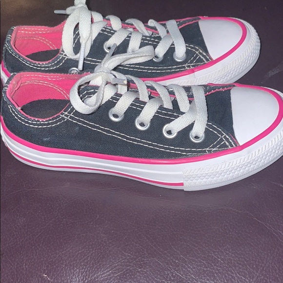 Converse - Picture 3 of 5